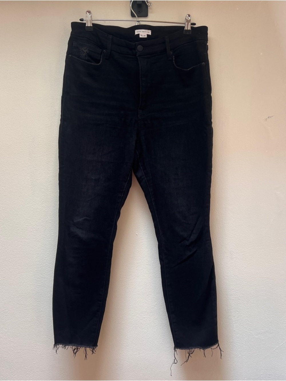 Good American Black Cropped High-Rise Slim Jeans